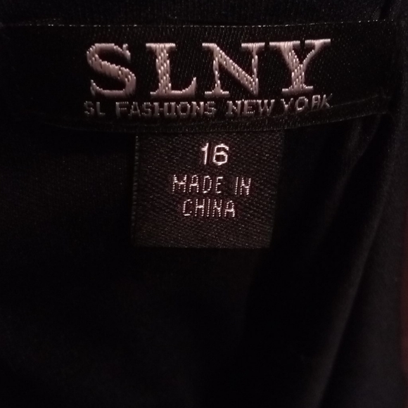 Dress - Picture 3 of 3